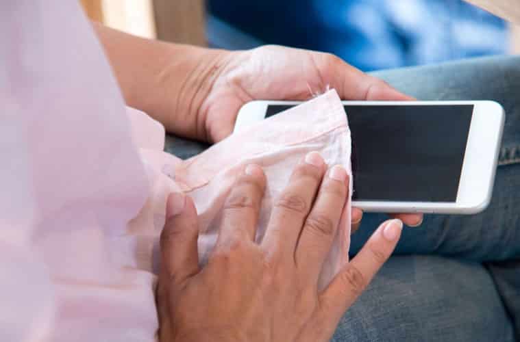 Comment désinfecter et nettoyer son téléphone portable oui smartphone ?